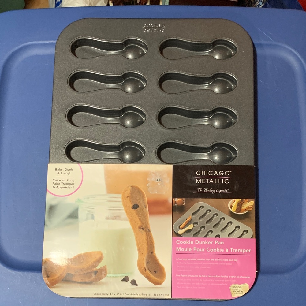 Chicago Metallic Cookie Dunker Pan - Spoon-Shaped Cookie Mold